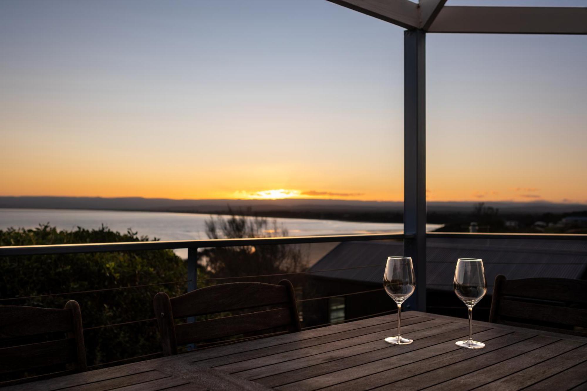 Waterline Holiday Home Coles Bay Exterior photo